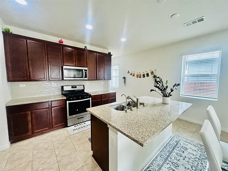 428 Gaida Loop — Photo 3