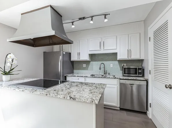 6375 Barrie Rd, Edina, MN 55435