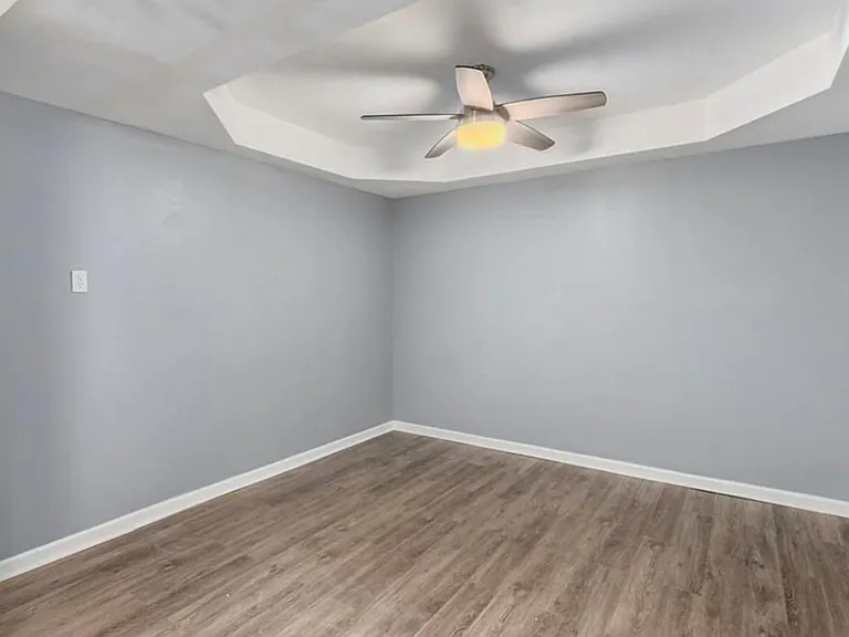 571 Hithergreen Dr — Photo 24