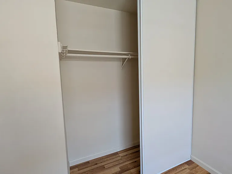 Room B (right side) closet