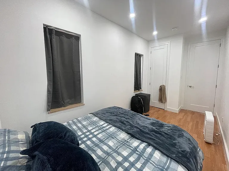 410 W 51st St #504 — Photo 7
