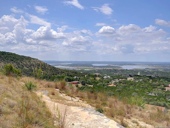 4th image of 1081 Eagle Point