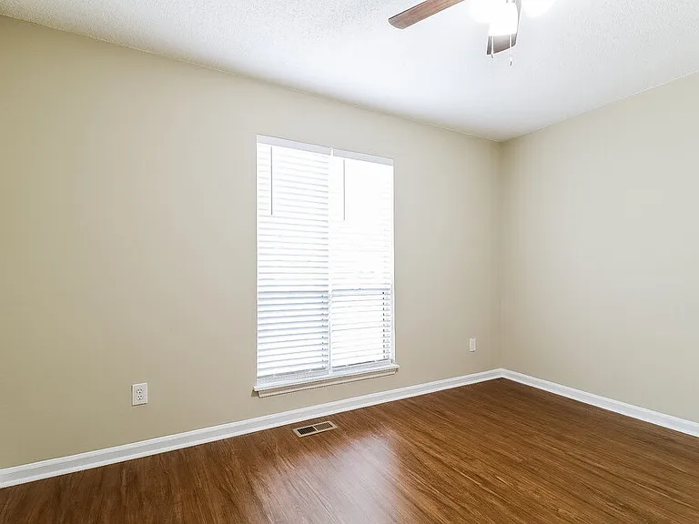 504 Heathwick Dr — Photo 12