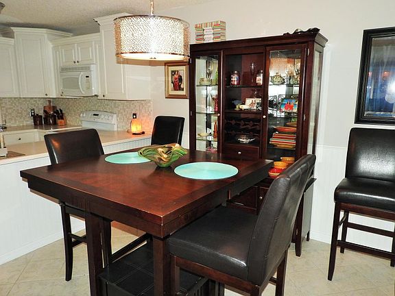 3rd image of 2103 SE Round Table Dr #C