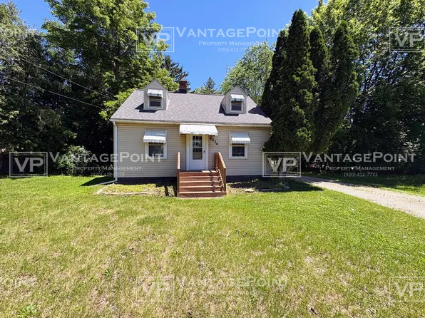 2224 Ullmer Ct, Green Bay, WI 54303