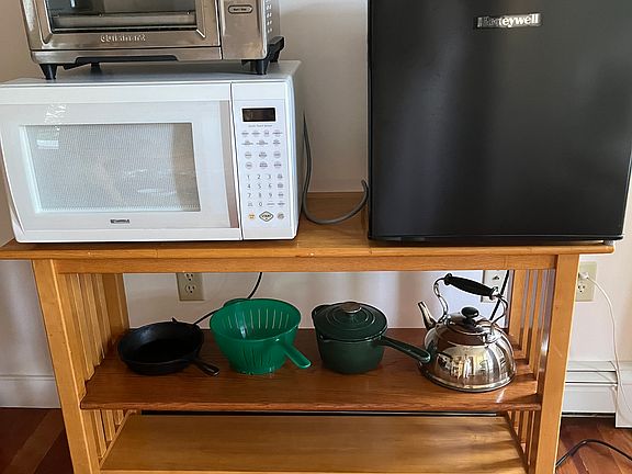 Convection oven
Microwave
Mini freezer