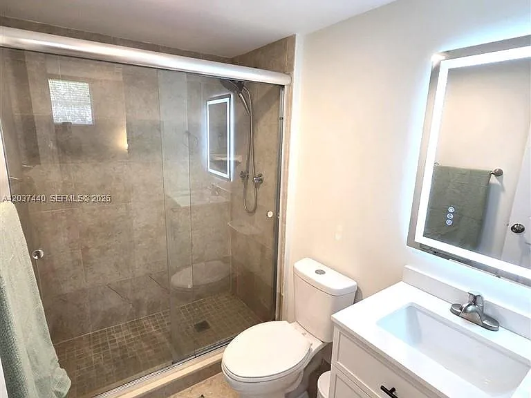 2400 NE 10th St #104 — Photo 13