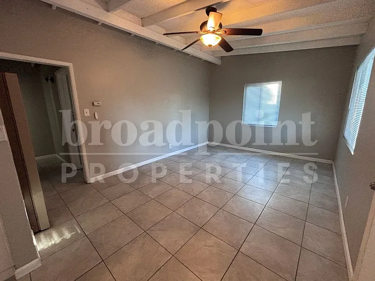 653 E 3rd Ave #1 — Photo 4
