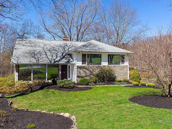 2nd image of 43 Woodbine Dr