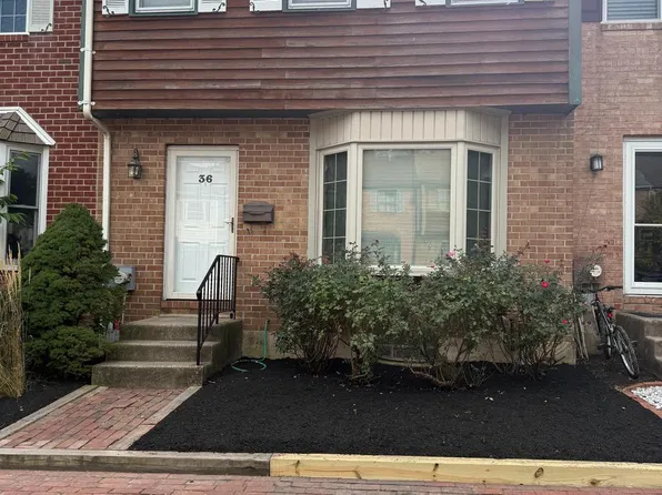 36 Gatehouse Ln, Doylestown, PA 18901