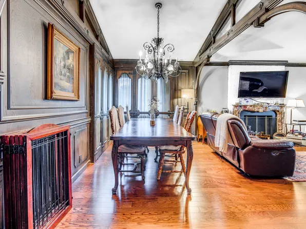 226 Whitman Drive image 3 of 20