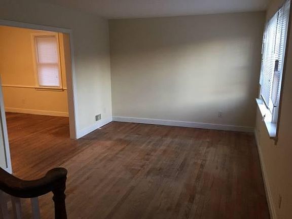 4th image of 4020 Augusta Ave