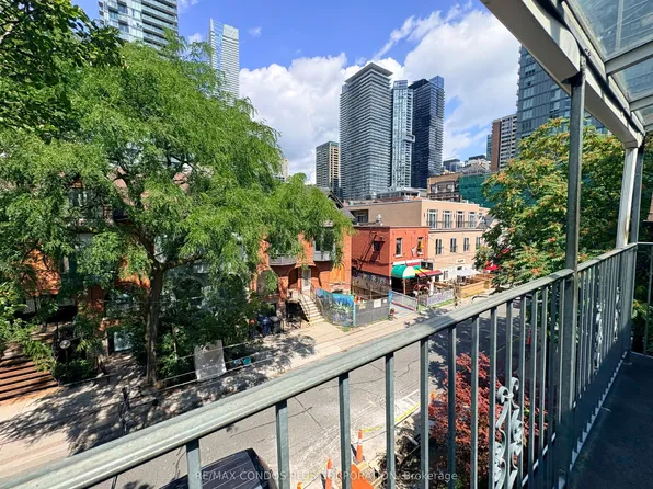 15 Irwin Ave, Toronto, ON M4Y 1L1