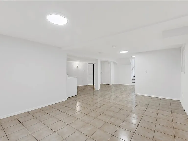118 Van Etten Blvd — Photo 41