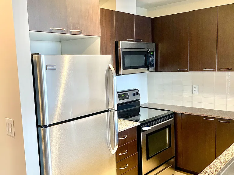 385 Prince Of Wales Dr #3310 — Photo 22