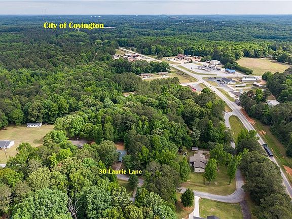 3rd image of 30 Laurie Ln