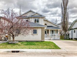 164 W Cove Rd, Chestermere, AB T1X1E4