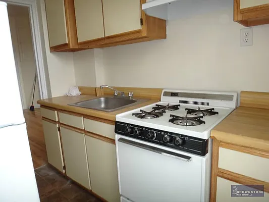 Rented by Brownstone Real Estate | media 9
