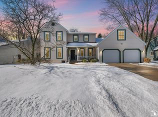 7297 Forest Valley Rd, Lambertville, MI 48144