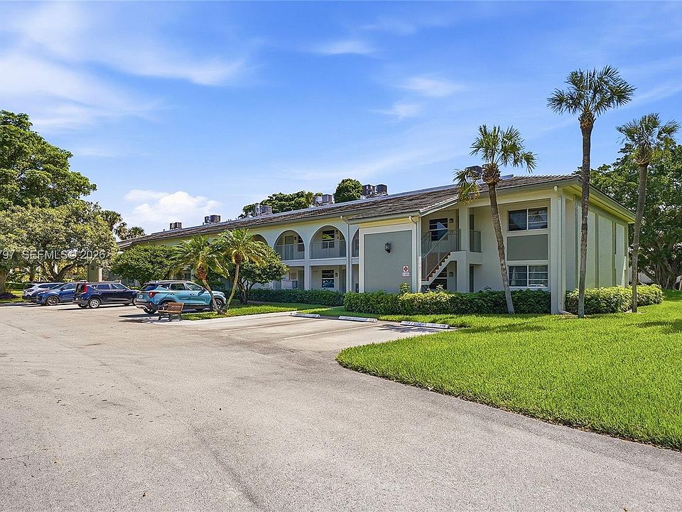 1st image of 1105 Bahama Bnd APT F2