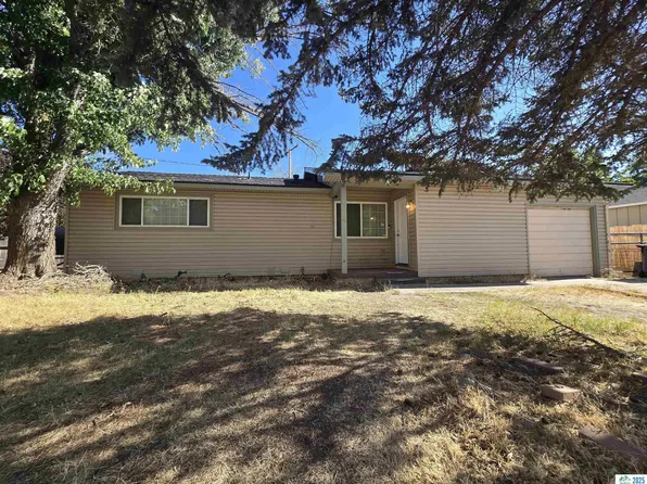 524 Woodside Way, Susanville, CA 96130