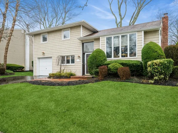 12 Jane Drive, Old Bethpage, NY 11804