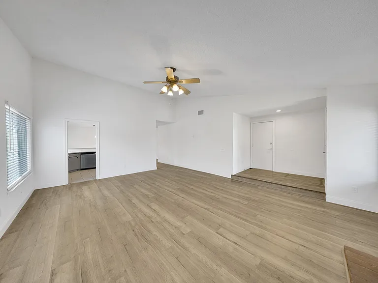 7750 Perlite Ave — Photo 6