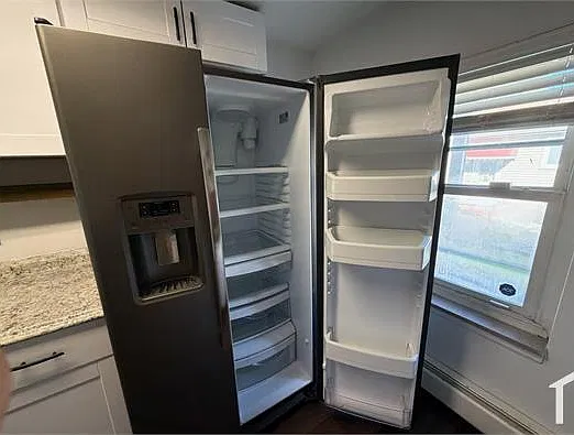 3 bed, $1,500 — Photo 2