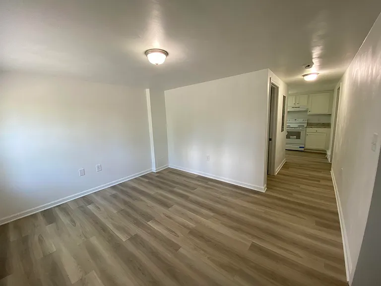 603 Strand Rd NE — Photo 2