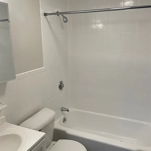 572 Cummins Hwy #1 — Photo 3