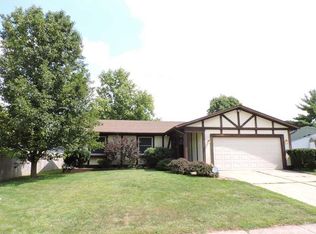 1225 Woodpointe Dr, Indianapolis, IN