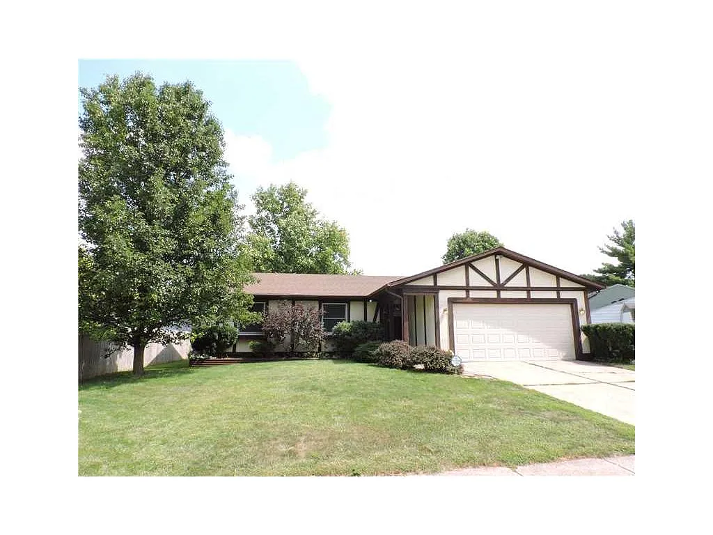1225 Woodpointe Dr photo 1