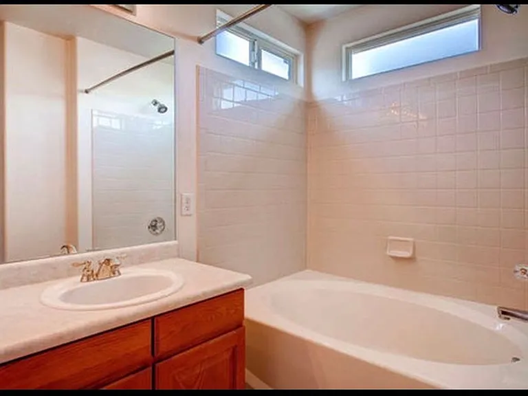 7559 Coffee Rd — Photo 9