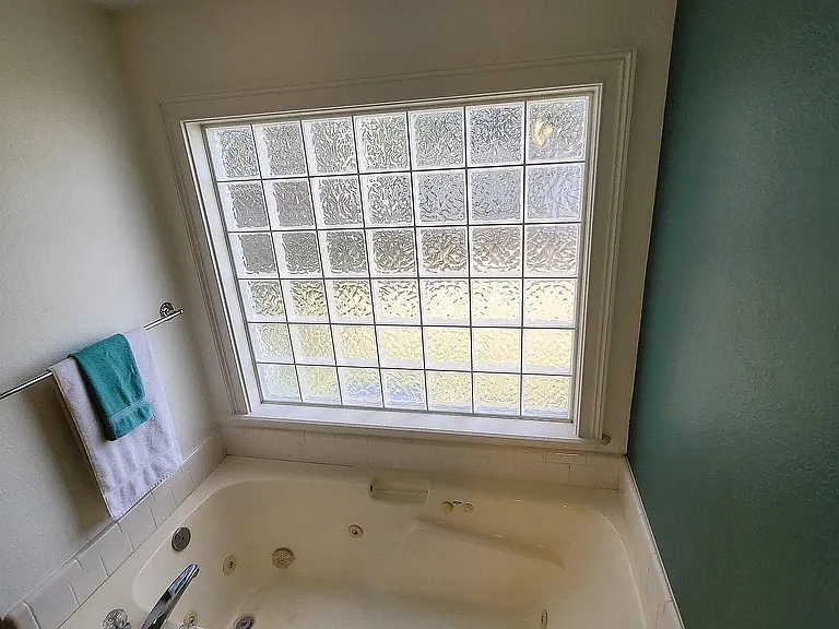 1210 Walnut Creek Ct — Photo 13