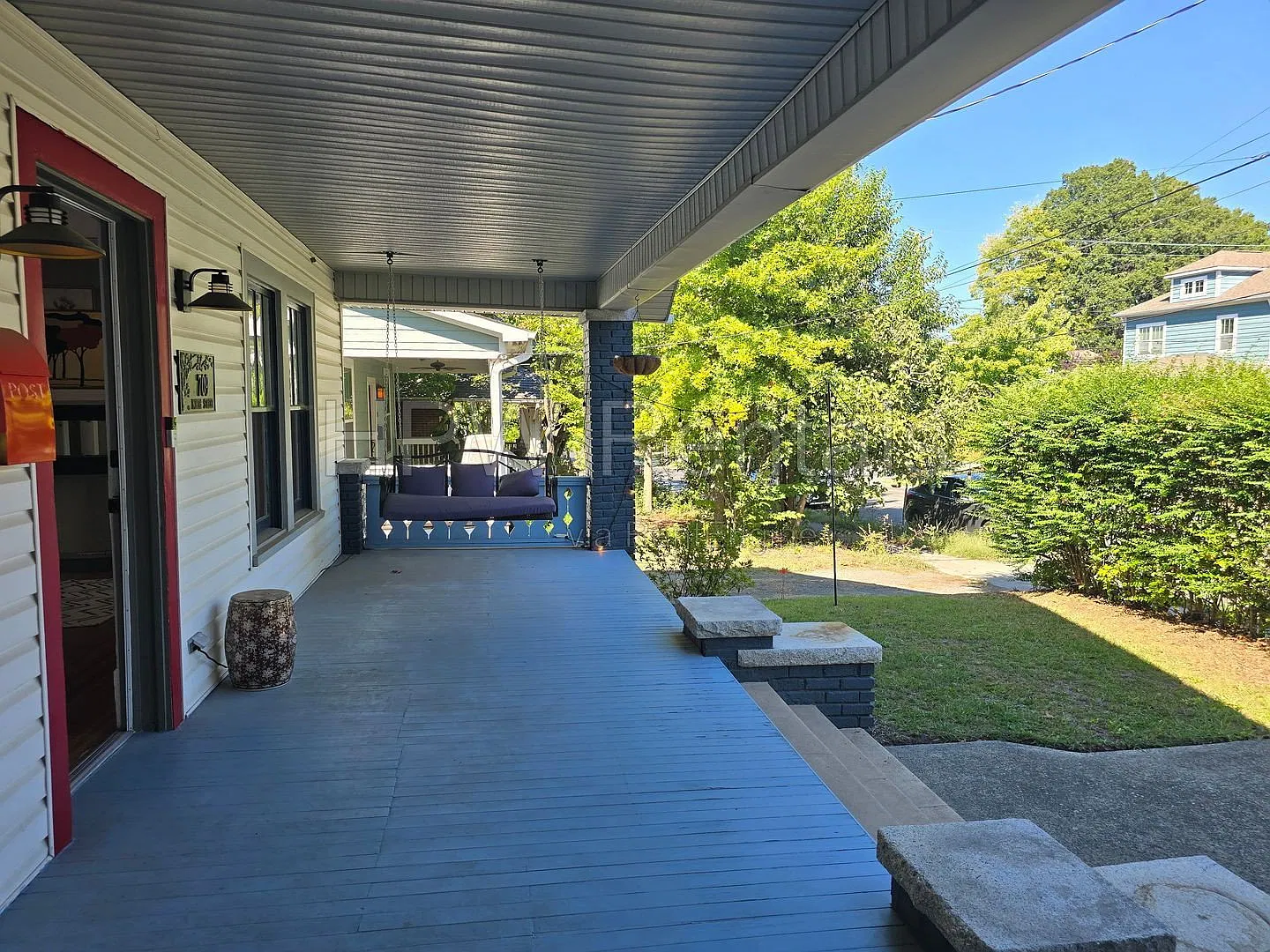 3 bed, 2.0 bath, 2107 sqft, $2,300 — Photo 4