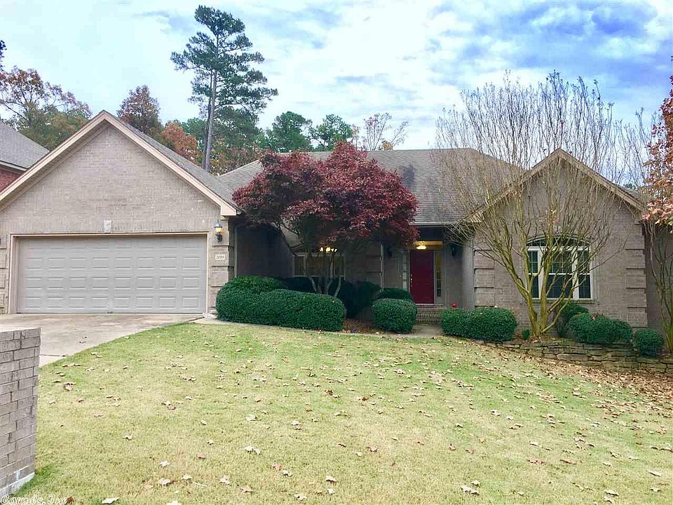 1st image of 2019 Wellington Woods Dr