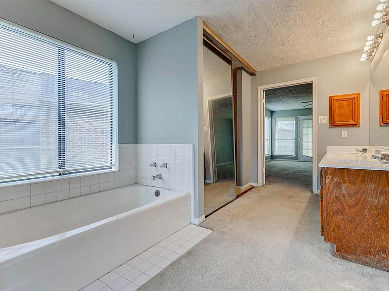 3102 Ashford Bend Dr — Photo 13