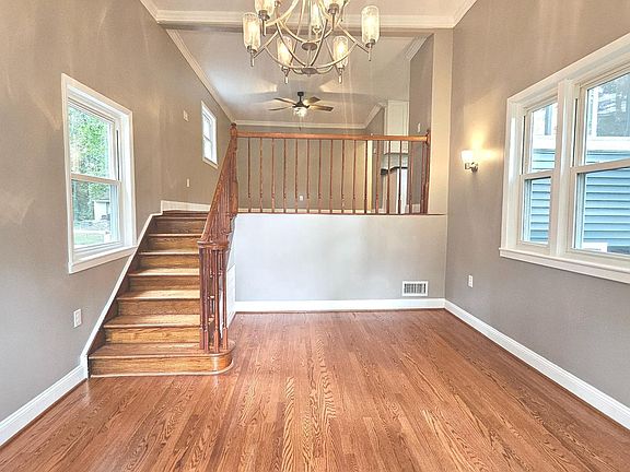 2nd image of 54 Hillcrest Dr