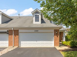 21460 Loch Ln, Crest Hill, IL 60403