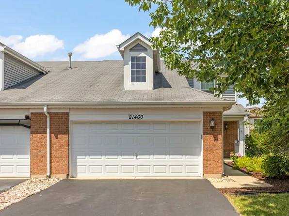 21460 Loch Ln, Crest Hill, IL 60403