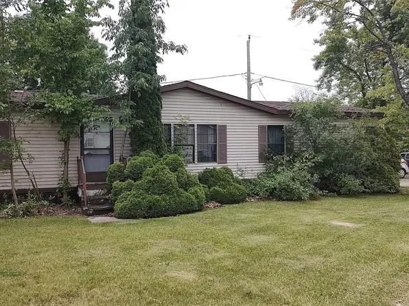 1300 Pennington Dr, Lapeer, MI 48446