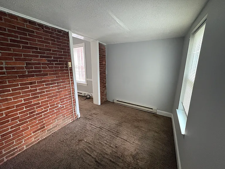 863 Queen Street — Photo 10