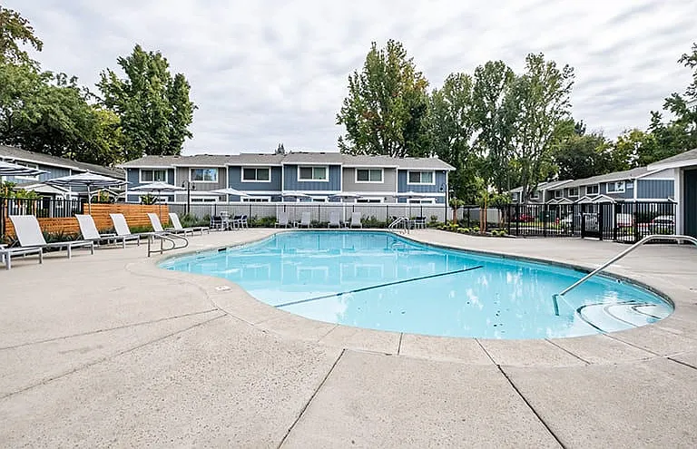 Sixty58 Townhomes — Photo 6