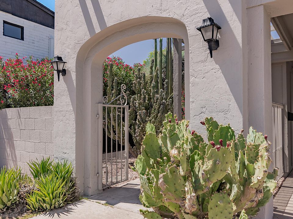 1st image of 546 E ROYAL PALM Square