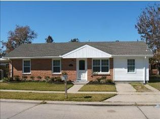 2300 Volpe Dr, Chalmette, LA 70043