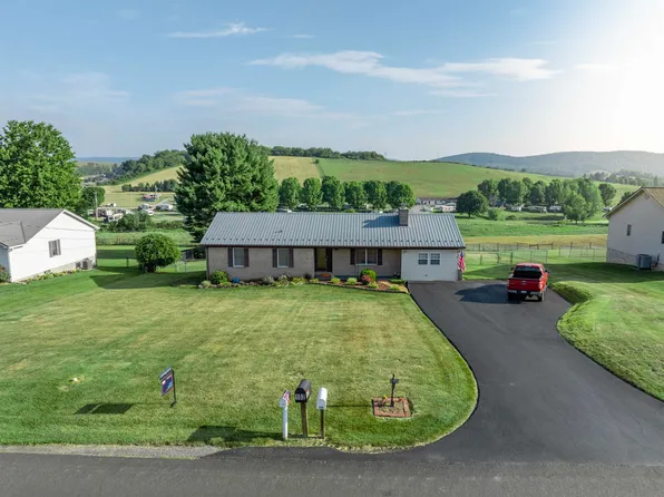 192 Whispering Pines Rd, Max Meadows, VA 24360