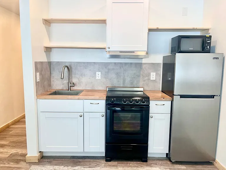 Ski Town Apartments — Photo 16