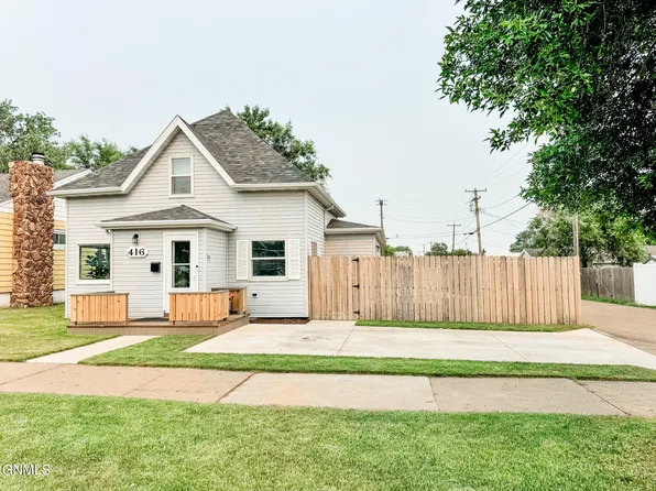 416 8th Ave W, Williston, ND 58801