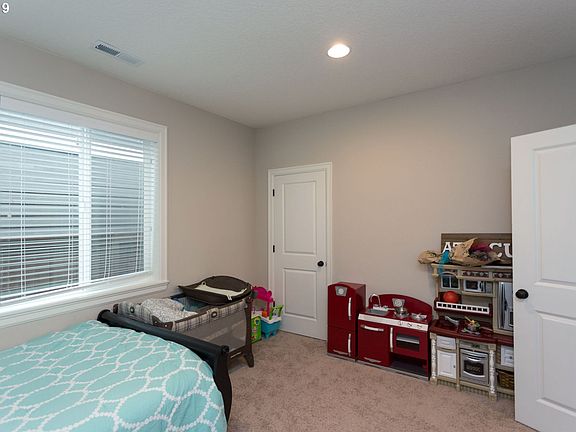 3rd image of 3766 SE McKenzie Ave