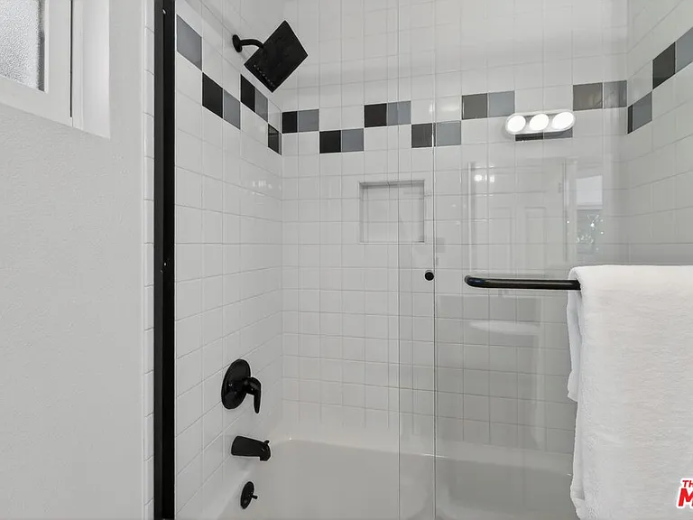 1515 Rendall Pl — Photo 26